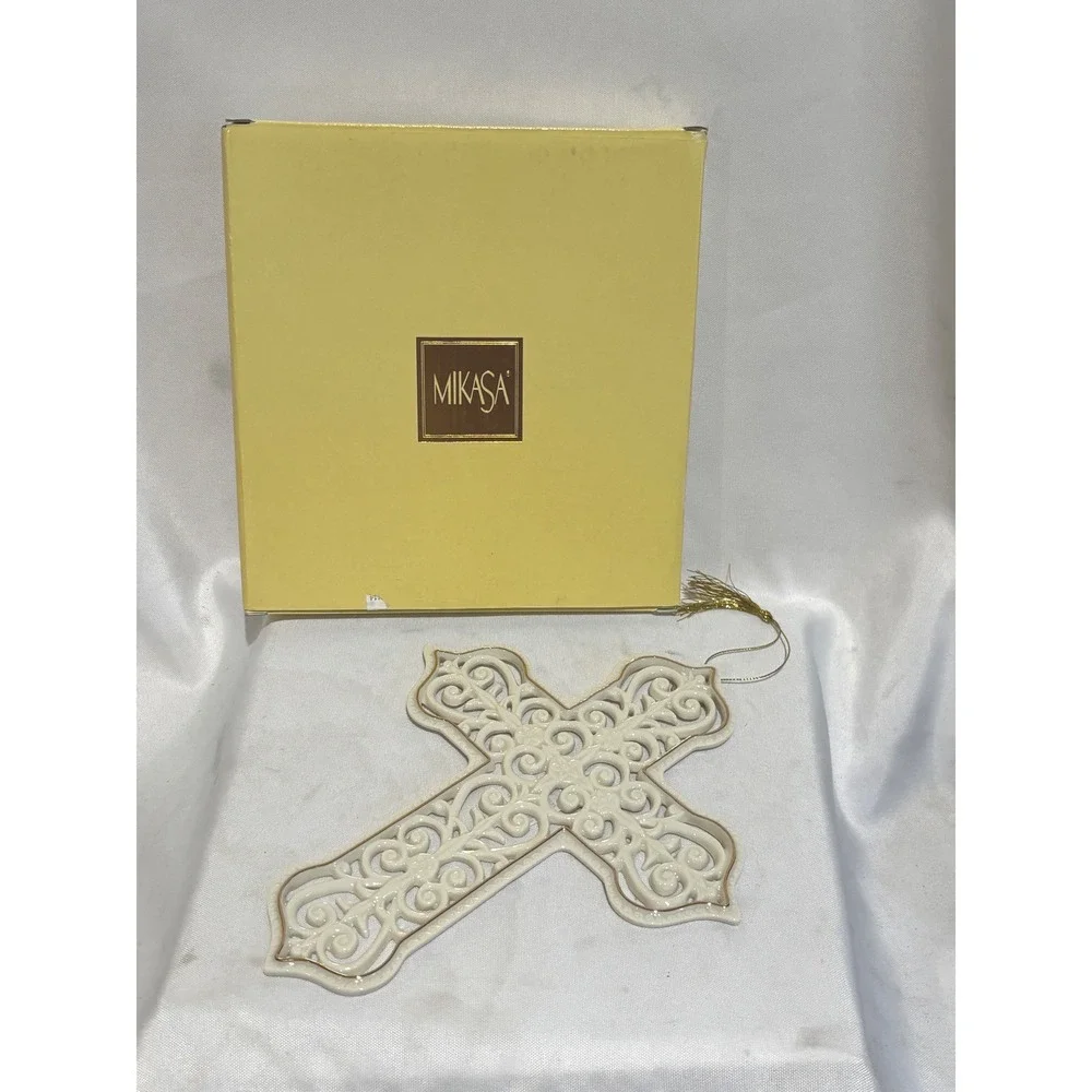 New Mikasa Holiday Elegance Gilded Cross Porcelain Ornament white Gold 10in holy